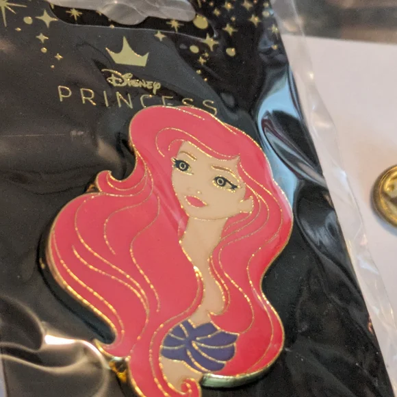 Princess Enamel Pin with Red Hair - Picture 3 of 5